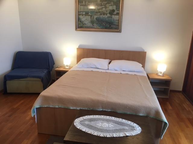 Holiday Home Luma Подгора Екстер'єр фото